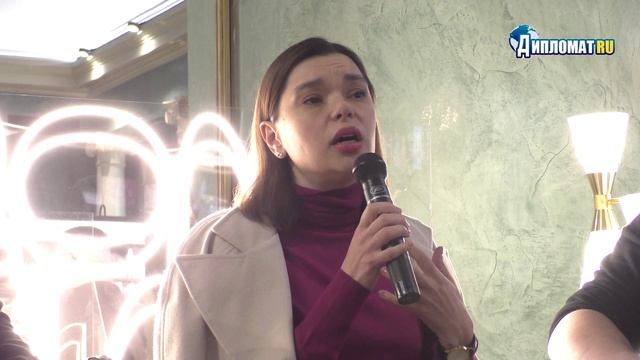 Стихи с поля боя. Анна Ревякина представила в Петербурге антологию фронтовой поэзии Донбасса