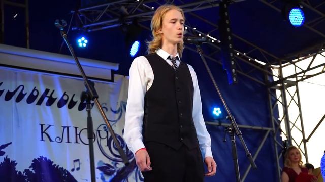 Е. Садулин-П. Зыкова "Песнь святому равноапостольному князю Владимиру" поёт Иоанн Никитин смотреть онлайн