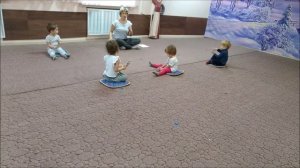 Погремушки или бубенцы. Ритмика для детей 2-3 лет