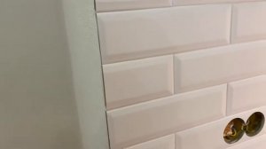 Кухня Икеа будбин белый для Александры. Плитка кабанчик с углами под 45. Особый подход к деталям.СП