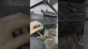 Замена радиатора печки  Nissan Cube AZ10