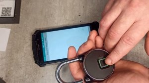 Умный навесной замок с отпечатком пальца и подключением к телефону