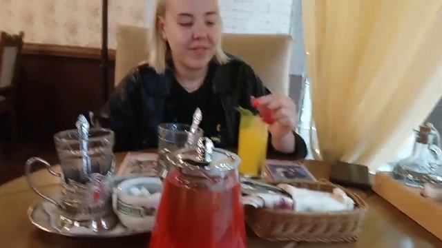 ТРЦ Красная площадь Краснодар. Обзор Ресторана Дюжина. Кинотеатр. Скидки до 70%.
