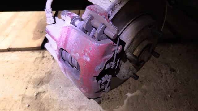 Замена передних тормозных дисков и колодок Ford Focus 1 1.6 Duratec Rocam смотреть онлайн