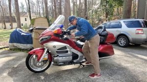 How to put it up on centerstand Honda GoldWing Gold Wing GL1800 Touring Motorcycle