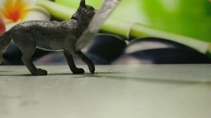 Перекрашивую лису? в волка? ( Фигурка не schleich! )