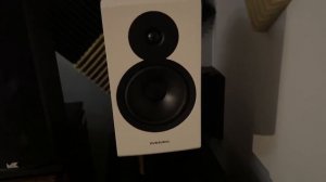 Dynaudio emit 20 sound demo