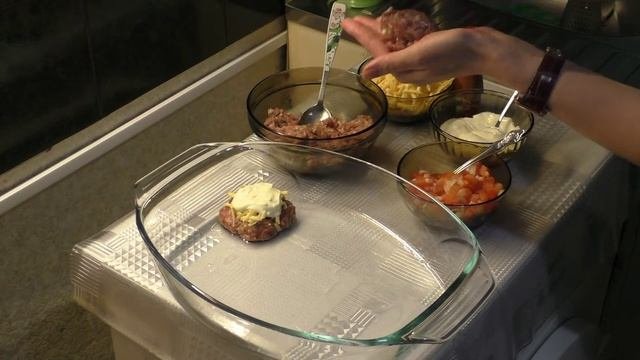 Гнёзда из фарша с сыром - рецепты горячих блюд