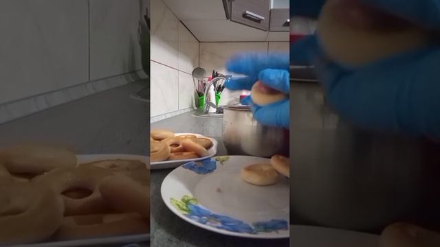 Бублики, фаршировані м'ясним фаршем.Готуємо смачно і легко! смотреть онлайн