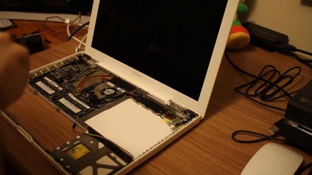 MacBook mid 2007: Light Surgery and Rebirth