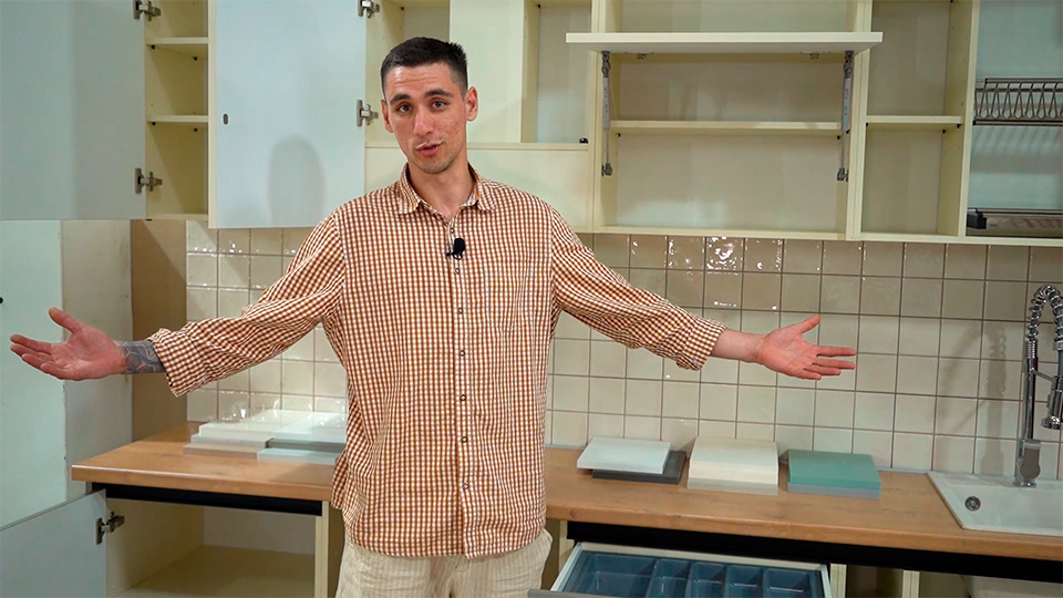 Рекламный ролик для компании "Правильные кухни" [2023] смотреть онлайн