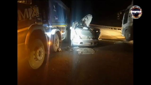 Минивэн столкнулся с двумя грузовиками: погибли шесть человек на трассе «Лена» в Амурской области смотреть онлайн