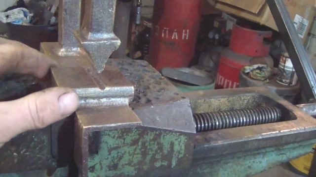 Приспособление для формирования прожилок на листьях из металла. Ушлепок для листьев. смотреть онлайн