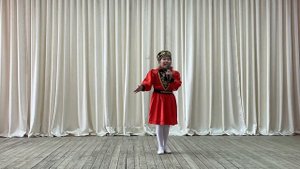 Авджаева Амина калмыцкая народная песня Жингныч, хальмг домбрмЗвени, калмыцкая домбра