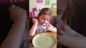 Доча борется со сном