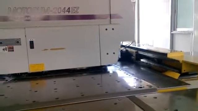 работа координатно пробивного станка