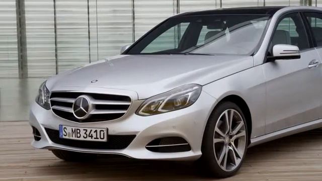 Mercedes-Benz E 350 4MATIC - Footage смотреть онлайн
