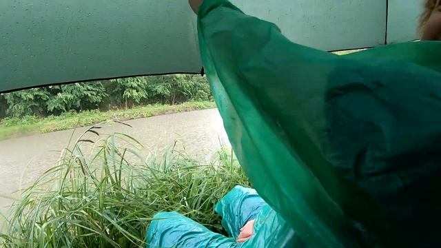 ПРИКОЛ НА РЫБАЛКЕ Воспоминания БЕЗ УЛЫБКИ не посмотришь Чуть не УТОНУЛ 6 минут смеха смотреть онлайн