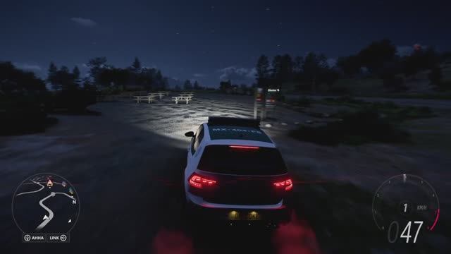 Столы для пикников находятся тут в Forza Horizon 5