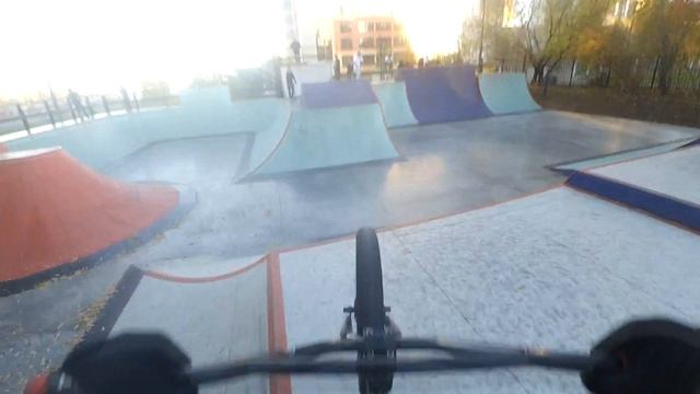 КОРОТКАЯ КАТОЧКА В ЛОКАЛ ПАРКЕ смотреть онлайн