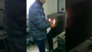 Как выдувают пластиковые бутылки из заготовок на оборудовании Стандарт Плюс