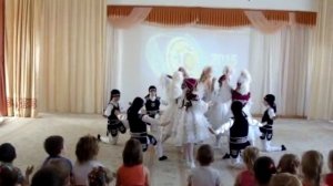 Копия видео "Казахский танец в детском саду"