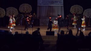 Групповой казачий танец у детей.