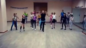 Детский новогодний танец! Детский танцевальный коллектив  "Держи ритм".