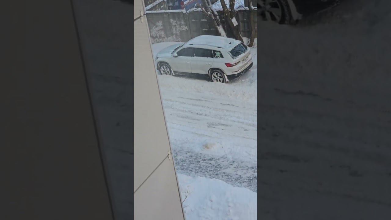 - 11 на улице. До магазина - без куртки, но потом надел #закалка #закаливание #зимахолода #Мяснов смотреть онлайн