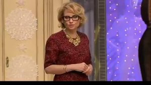 Платье с глубоким вырезом Как носить