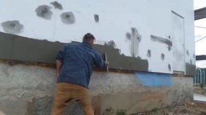 Утепление фасада дома пенопластом.2 этап. установка уголка, заводим косынки армируем углы и откосы.