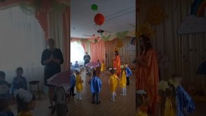 Игра с зонтиком. Средняя группа. Осенний праздник