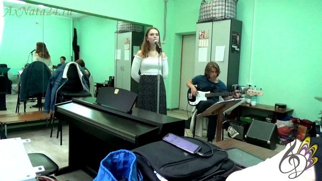 Урок вокала. Эстрада. Everything's Alright ч.6-я с музыкантами. Проба спеть под живой аккомпанемент.