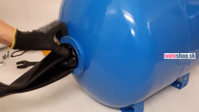 Výmena vaku tlakovej nádoby смотреть онлайн