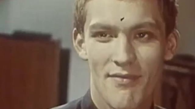 "В этой деревне огни не погашены" - чудное исполнение, так уже не поют