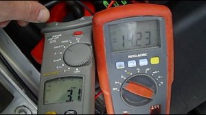 Проверка генераторов с терминалами P-D и L-DFM на автомобиле с помощью амперметра и вольтметра