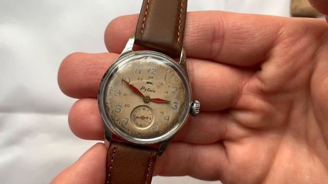 Видеообзор на раритетные часы Рубин Чистопольского часового завода конца 1950-х годов смотреть онлайн