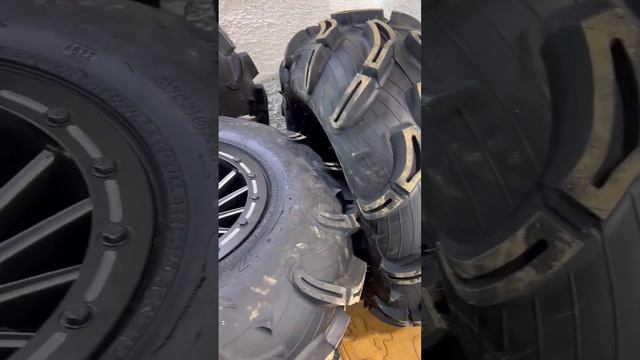 Колеса для квадроцикла : шины Maxxis Zilla 30x9-14 и 30х11-14+ диски с бэдлоком ITP SDM смотреть онлайн