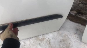 Как снимаются молдинги дверей на автомобиле Skoda Roomster