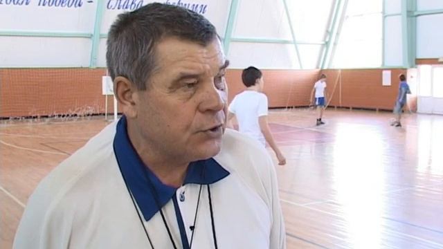 В Кузнецке стартовала "Школьная лига". Ноябрь 2010 год. смотреть онлайн