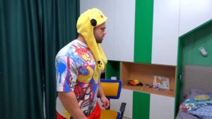 Самый Сильный Человек в Мире Стал Ребенком !