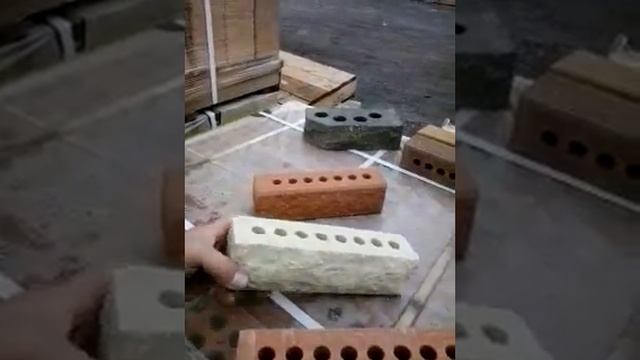 КИРПИЧ ЛИТОС УЗКИЙ ФАКТУРА СКАЛА