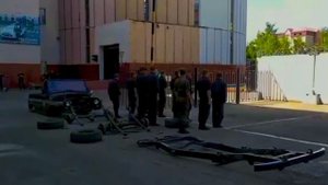 Как разобрать и собрать машину за 2 минуты 44 секунды