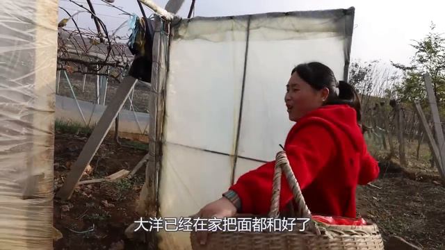 胖妹挺豪横，一次灌300斤腊肉香肠，2个妈齐上阵，过年吃喝不愁！ #陈说美食 смотреть онлайн