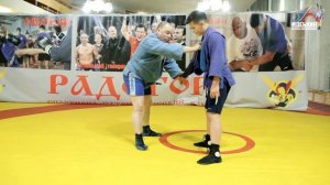 Обратная мельница с колен с одностороннего захвата