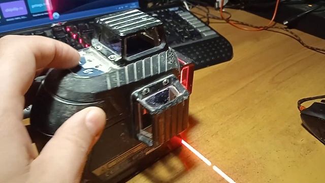 Лазерный нивелир Bosch GLL 3-80 Professional смотреть онлайн