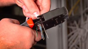 Кримпер JT-02M (КВТ) для RJ-разъемов с двумя встроенными модулями и параллельным ходом пуансонов