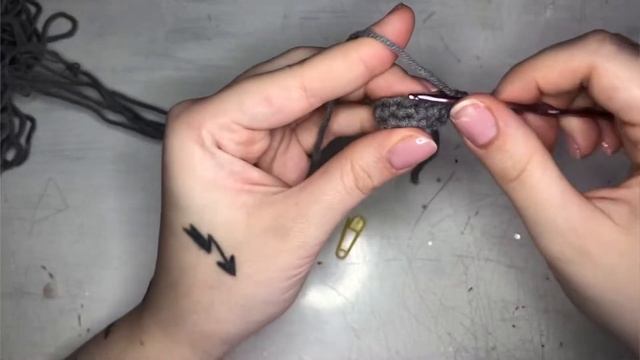 БАЛАКЛАВА-АКУЛА для монстрика из Pinterest ? (крючком) ТУТОРИАЛ смотреть онлайн