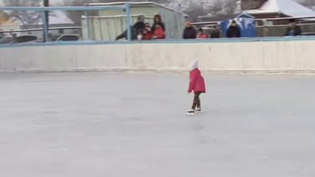 Показательные выступление воспитанников школы-студии фигурного катания Ирины Слуцкой г. Иваново смотреть онлайн