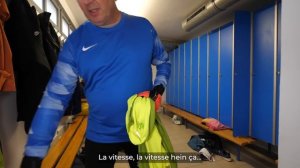 On affronte une équipe de retraités au foot (ils ont + de 65 ans)